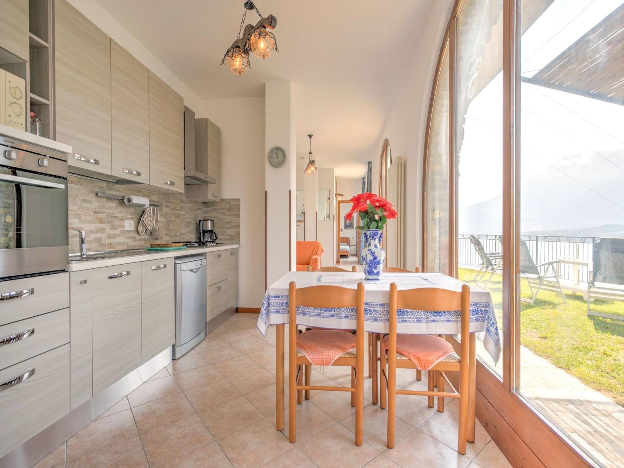 Wonderful Flat With Swimming Pool Lift And Garden Apartment Gravedona Exterior photo