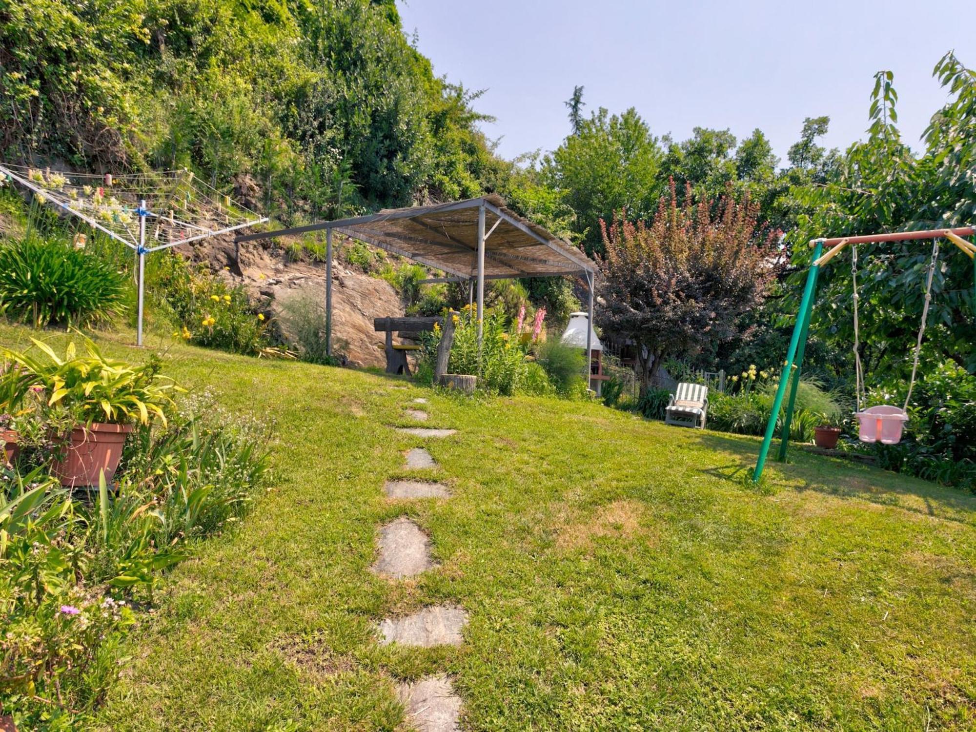 Wonderful Flat With Swimming Pool Lift And Garden Apartment Gravedona Exterior photo
