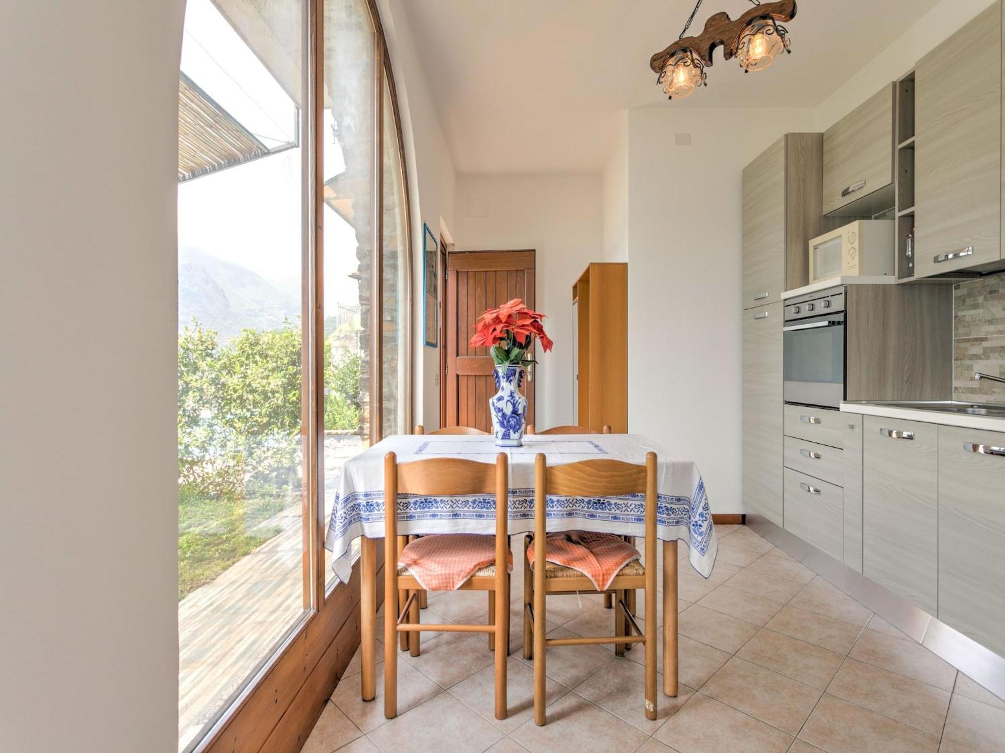 Wonderful Flat With Swimming Pool Lift And Garden Apartment Gravedona Exterior photo