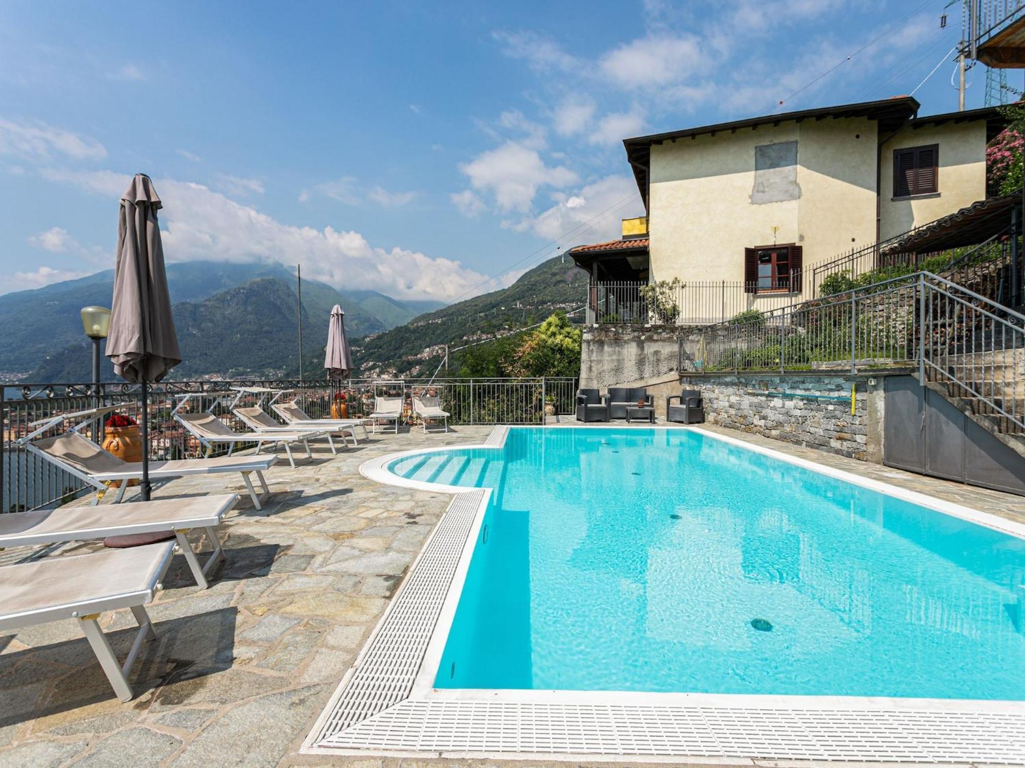 Wonderful Flat With Swimming Pool Lift And Garden Apartment Gravedona Exterior photo